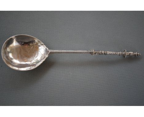 Silver ladle, hallmarked and dated (Chester 1802) 21cm long and weight 62g