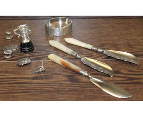 COLLECTION OF SILVER ITEMS
including small trophy, bangle etc 