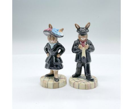 Limited edition signed by modeler Shane Ridge on 10-06-07. Glossy porcelain set, includes: Pearly King and Pearly Queen, both