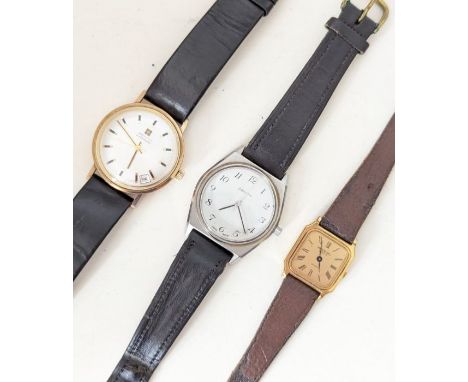 A vintage Zenith Automatic wristwatch with 9ct gold case, champagne dial 30mm, gold/black batons, sweeping seconds hand, date