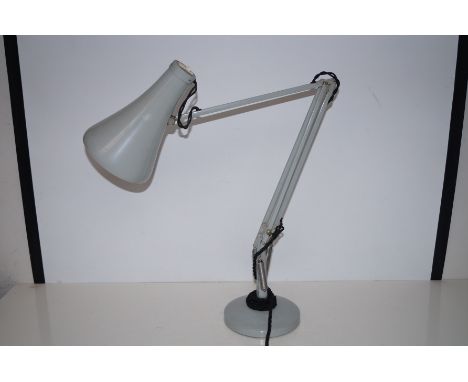 Angle-poise lamp