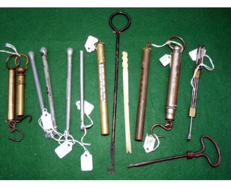 ACCESSORIES: Collection of accessories incl. 4 x Hardy disgorgers, 2 x Hardy thermometers, various brass scales by Salter and