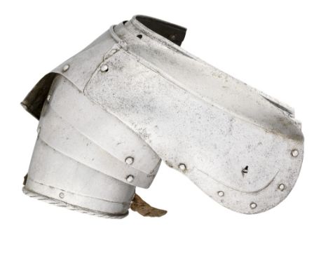 A SOUTH GERMAN RIGHT PAULDON FOR FOOT COMBAT, PROBABLY AUGSBURG, LATE 16TH CENTURY formed of five upward-overlapping lames of