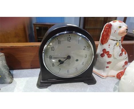 Bakelite mantle clock