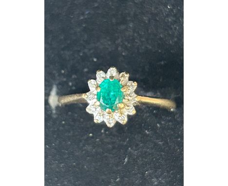 9ct Gold ring set with green garnet &amp; diamonds Size O 2.1g