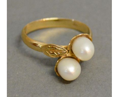An 18ct. Yellow Gold Double Pearl Crossover Ring 