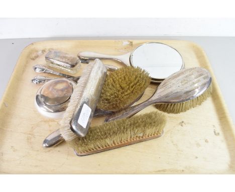 COLLECTION OF SILVER BACKED DRESSING TABLE BRUSHES, HAND MIRROR, SILVER MOUNTED POWDER BOWL, SHOE HORN, BUTTON HOOK, MANICURE