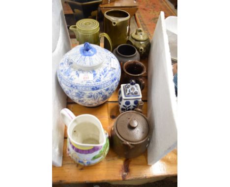 MIXED LOT COMPRISING VARIOUS POOLE POTTERY JUGS, BLUE AND WHITE BURLEIGH WARE COVERED VASE ETC