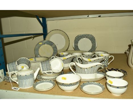 A GROUP OF WEDGWOOD 'SAMURAI' PATTERN DINNERWARE, comprising four oval serving dishes (marked as second quality), six dinner 