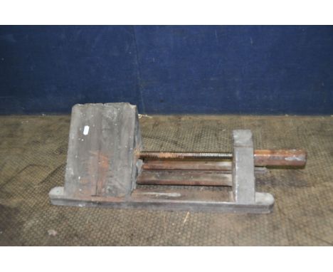 A VINTAGE WOODEN MITRE CLAMP WITH 7 1/2in HIGH JAWS with 10in jaw capacity