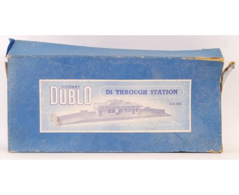 An original vintage Hornby Dublo diecast D1 Through Station DA455. Lichfield Train Station. Appears complete &amp; within ori