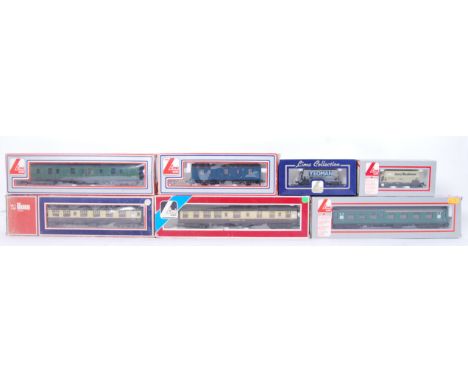 A collection of 7x original Lima model locomotives &amp; rail carriages. To include; 305635A7 50 Ton Beaman, 5342W Car, 30532