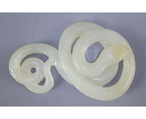 A Chinese pale celadon jade carving of a snake, 5.7cm