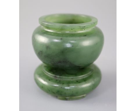 A Chinese miniature spinach jade tripod censer and stand, 5.2cm high