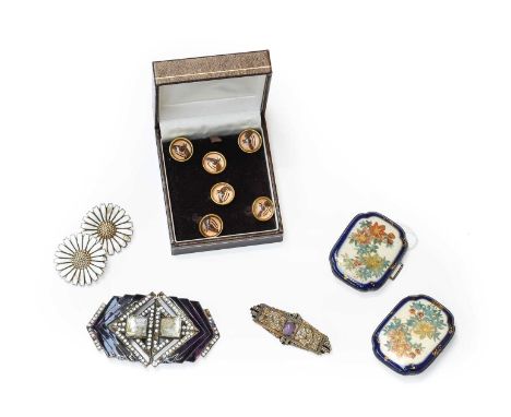 Costume Accessories, comprising a set of six Essex crystal style buttons enclosing a bay horses head, in a gilt metal mount, 