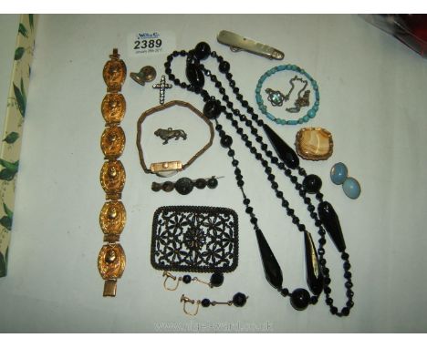 Miscellaneous costume jewellery including ladies gold wristwatch, Jet bead necklace and earrings, silver and mother of pearl 