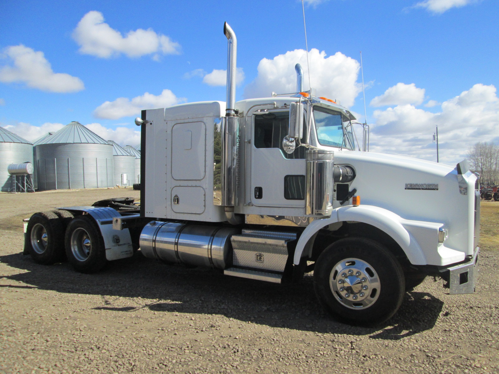 2006 Kenworth T800B highway truck w/ 42