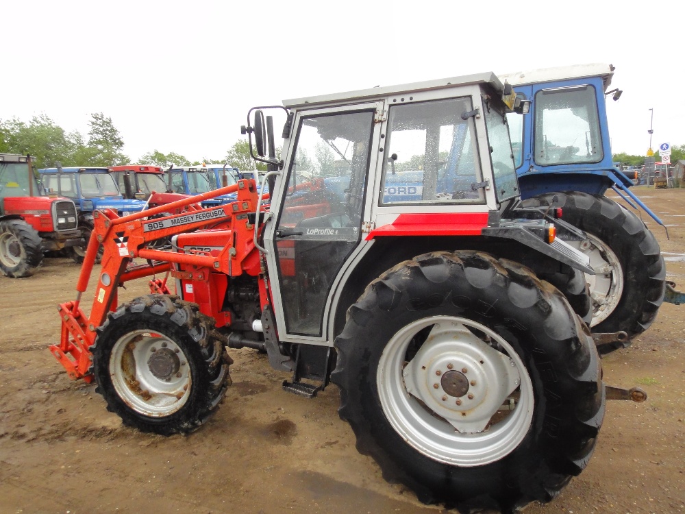 massey-ferguson-372-4wd-tractor-with-905-loader-m984-bsj-s-n-d48255