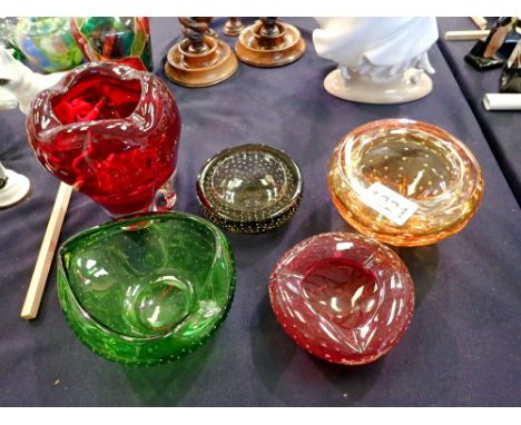 Five pieces of glass including Whitefriars Controlled Bubble. P&amp;P Group 3 (£25+VAT for the first lot and £5+VAT for subse
