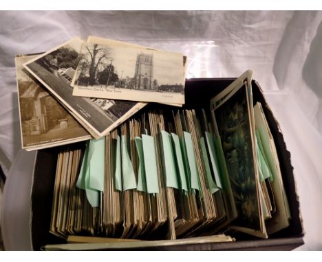 Collection of mixed postcards and stamps. P&amp;P Group 3 (£25+VAT for the first lot and £5+VAT for subsequent lots) 