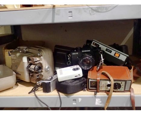 Quantity of mixed cameras including a Polaroid and point and shoot. P&amp;P Group 3 (£25+VAT for the first lot and £5+VAT for