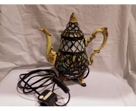 Coffee pot form Tiffany style lamp. P&amp;P Group 3 (£25+VAT for the first lot and £5+VAT for subsequent lots) 