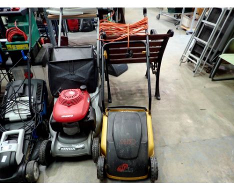Alko 40E Comfort 1400w lawnmower. All electrical items in this lot have been PAT tested for safety and have passed. This does