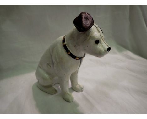 Cast iron Nipper the Dog, H: 12 cm. P&amp;P Group 1 (£14+VAT for the first lot and £1+VAT for subsequent lots) 