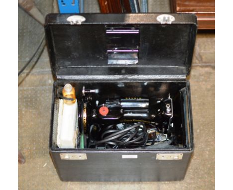 VINTAGE SINGER 222K SEWING MACHINE WITH CASE &amp; ACCESSORIES