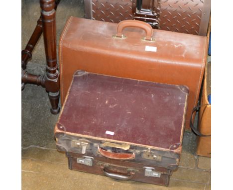 VINTAGE SEWING MACHINE &amp; 2 OLD CASES     