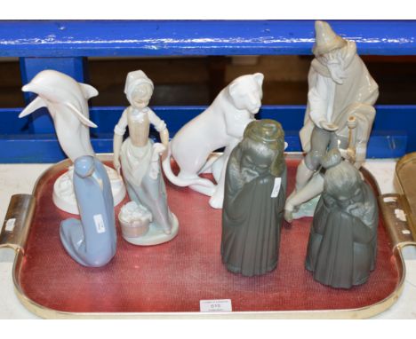 TRAY CONTAINING VARIOUS FIGURINE ORNAMENTS, NAO, LLADRO, ROYAL DOULTON ETC     