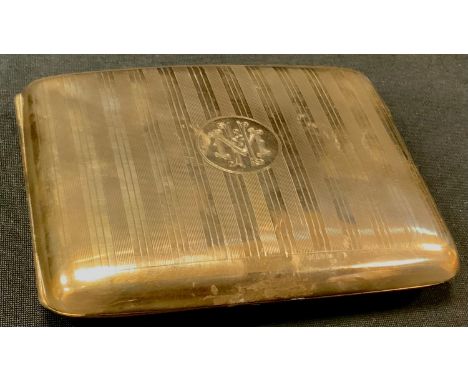 A 9ct gold bowed rectangular cigarette case, engine turned, 11cm wide, 143g 
