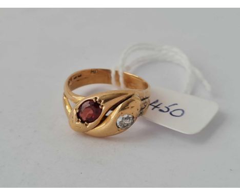 A GOOD SNAKE RING WITH DIAMOND AND GARNET 18CT GOLD SIZE Q    6 GMS