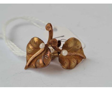 A PAIR OF LEAF SHAPED AND PEARL EARRINGS    5.8 GMS