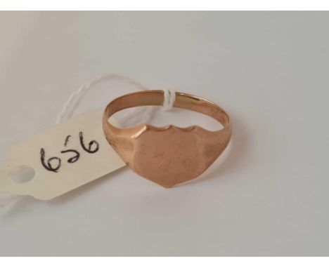 A signet ring with shield cartouche 9ct size V    2.9 gms