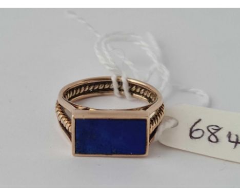 A lapis lazuli ring 9ct size N     4.3 gms