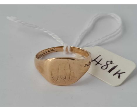 A plain signet ring 9ct size R   3.4 gms
