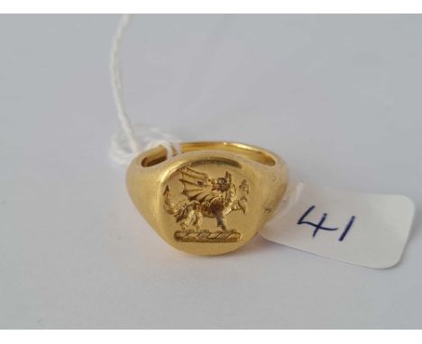 A SUPERB HEAVY SEAL RING WITH INTAGLIO 18CT GOLD SIZE R     17.5 GMS