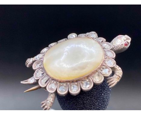 A ANTIQUE MABE PEARL AND TWENTY ONE DIAMOND BROOCH OF A TORTOISE IN ANTIQUE BOX