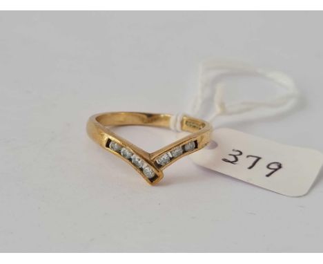 A wishbone ring inset with diamonds 9ct size O     2.1 gms