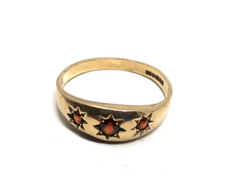 9ct Gold Garnet Ring (2.2g)