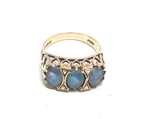 9ct Gold Opal  Ring (3.1g)