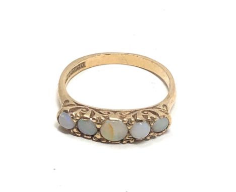 9ct Gold Vintage Opal Five Stone Ring (3g)