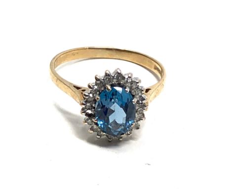 9ct Gold Diamond &amp; Topaz Ring  (2.4g) missing small diamond