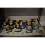 A quantity of Lilliput Lane collectors cottages, boxed.