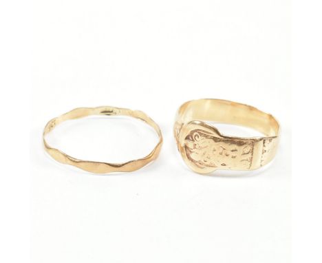 Two vintage 9ct yellow gold band rings. The first band ring of scalloped form, marked 9ct. The belt ring having a tapered sha