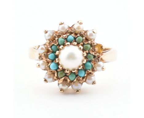 A hallmarked 9ct gold, turquoise and pearl cluster ring. The ring set with a central pearl surrounded by turquoise cabochons 