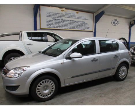 Make &amp; Model: Vauxhall Astra LifeDate of Reg: FP08 MJKColour: Silvercc: 1364MoT: 03-12-2021Fuel Type: PETROLMileage: 105k