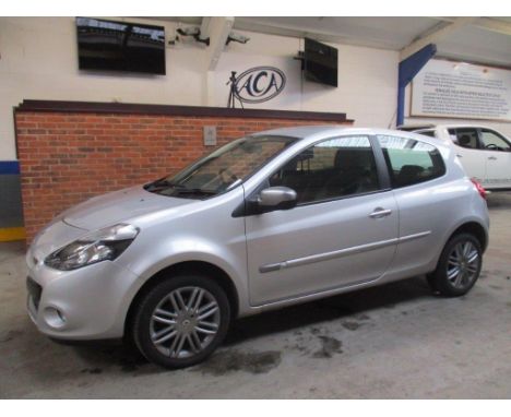 Make &amp; Model: Renault Clio Dyn TomtomDate of Reg: LL12 NTYColour: Silvercc: 1149MoT: 20-06-2021Fuel Type: PETROLMileage: 