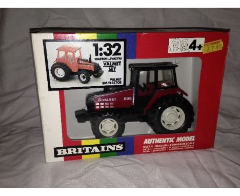 BRITAINS - VALMET 805 TRACTOR (9515)